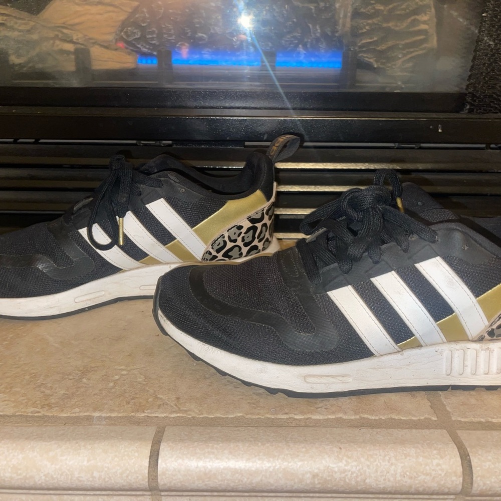 Adidas running shoes leopard